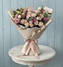 Букет цветов из:  Розы и Лизиантусы в Озерках