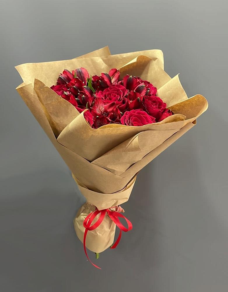 Букет цветов из: Альстромерии и Розы в Озерках