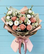 Букет цветов из:  Розы, Альстромерии и Лизиантусы в Озерках