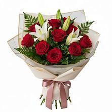 Букет цветов из:  Лилии и Розы в Озерках