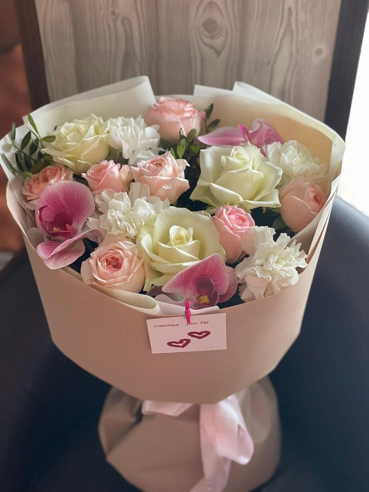 Букет цветов из: Орхидеи, Розы и Гвоздики в Озерках