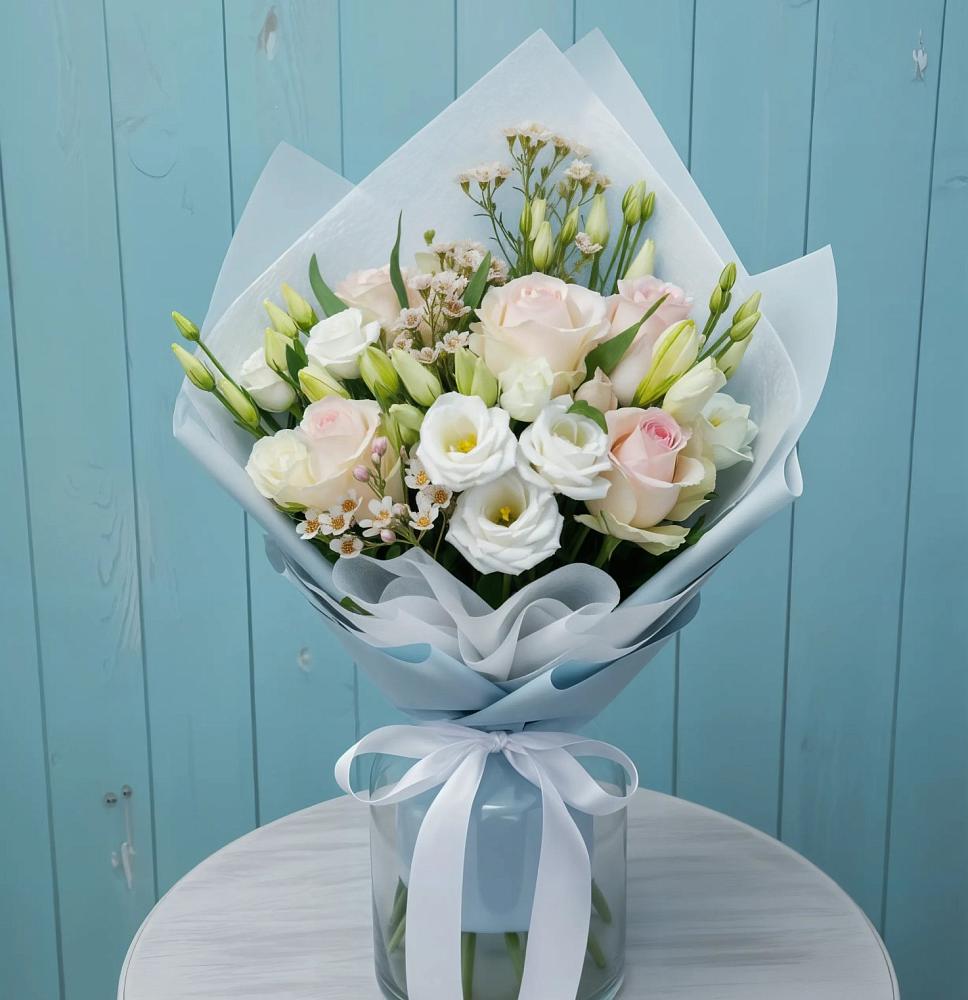 Букет цветов из: Розы и Лизиантусы в Озерках