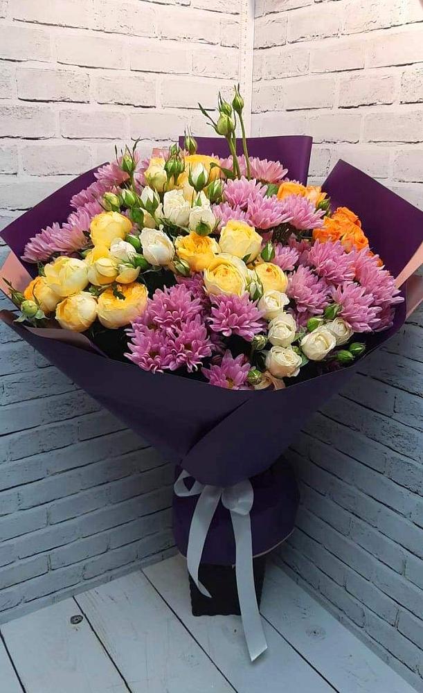 Букет цветов из: Хризантемы и Розы в Озерках
