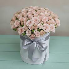 Цветочная композиция из Розы в шляпной коробке в Озерках