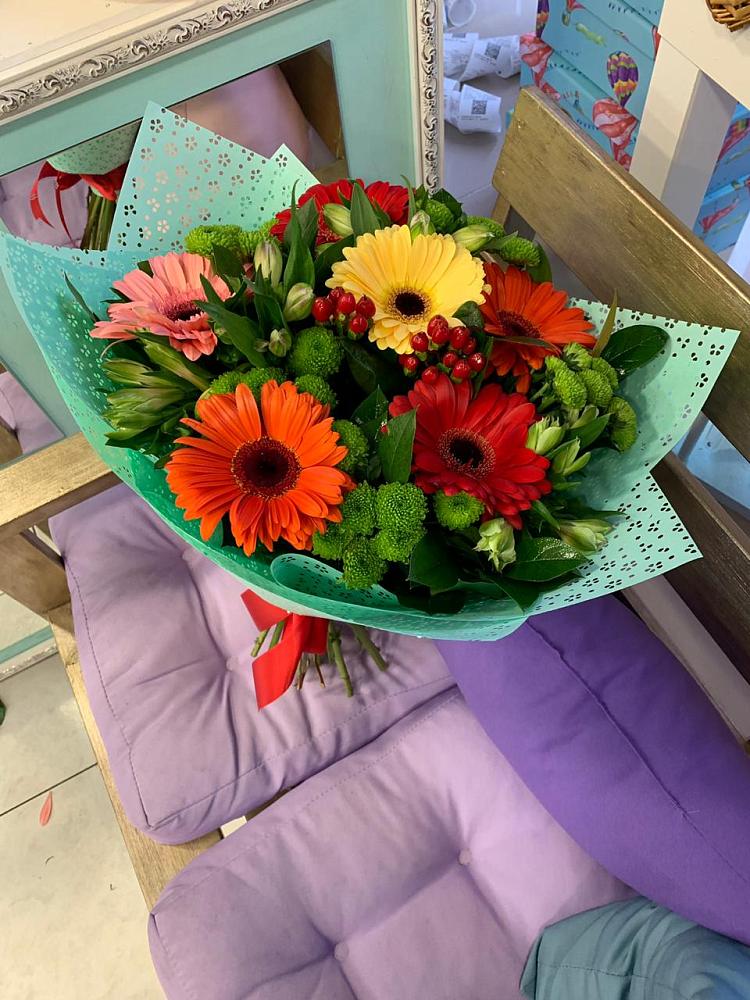Букет цветов из: Герберы, Хризантемы и Альстромерии в Озерках