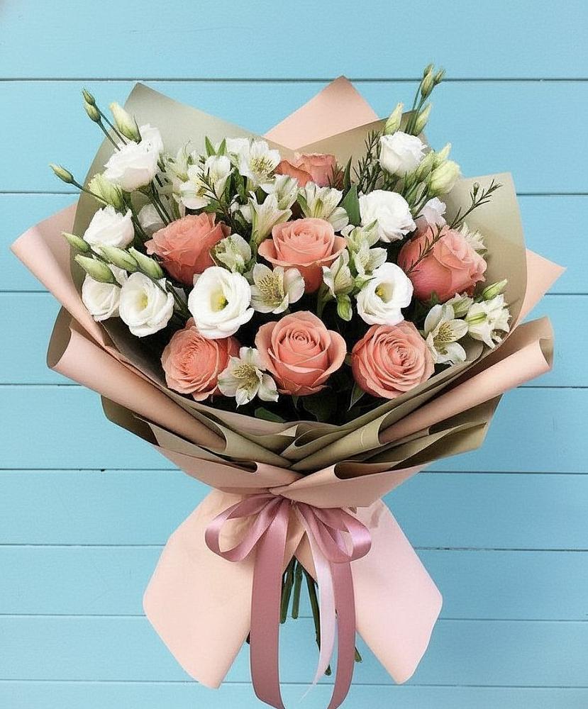 Букет цветов из: Розы, Альстромерии и Лизиантусы в Озерках
