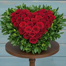 Цветочная композиция из Розы в виде сердца в Озерках