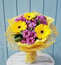 Букет цветов из:  Хризантемы и Герберы в Озерках