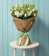 Букет цветов из:  Лизиантусы в Озерках