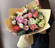 Букет цветов из:  Розы, Лизиантусы и Гвоздики #REPLACE_PRED# Озерках