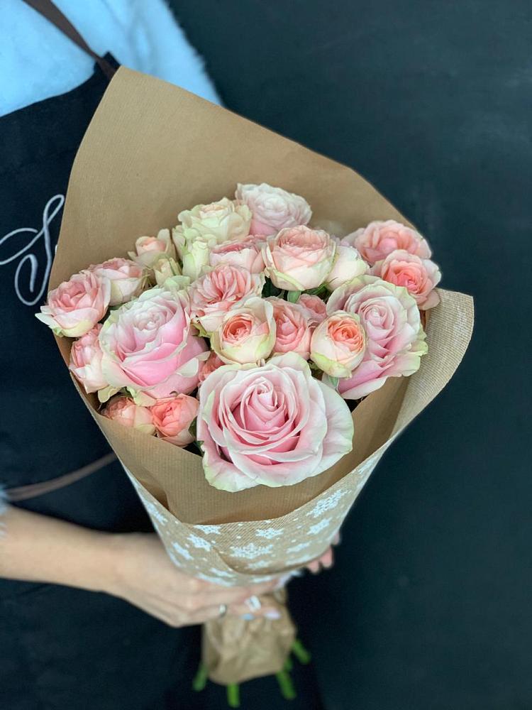 Букет цветов из: Хризантемы и Розы в Озерках