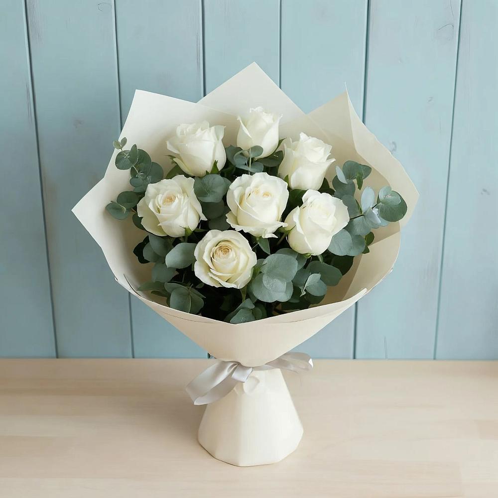 Букет Белые розы в Эвкалипте в Озерках