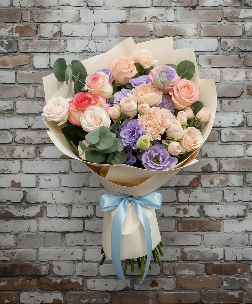 Букет цветов из: Розы, Лизиантусы и Гвоздики в Озерках