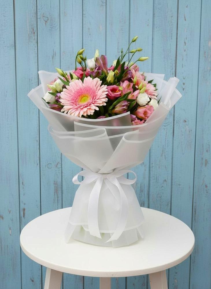 Букет цветов из: Герберы, Альстромерии и Лизиантусы в Озерках