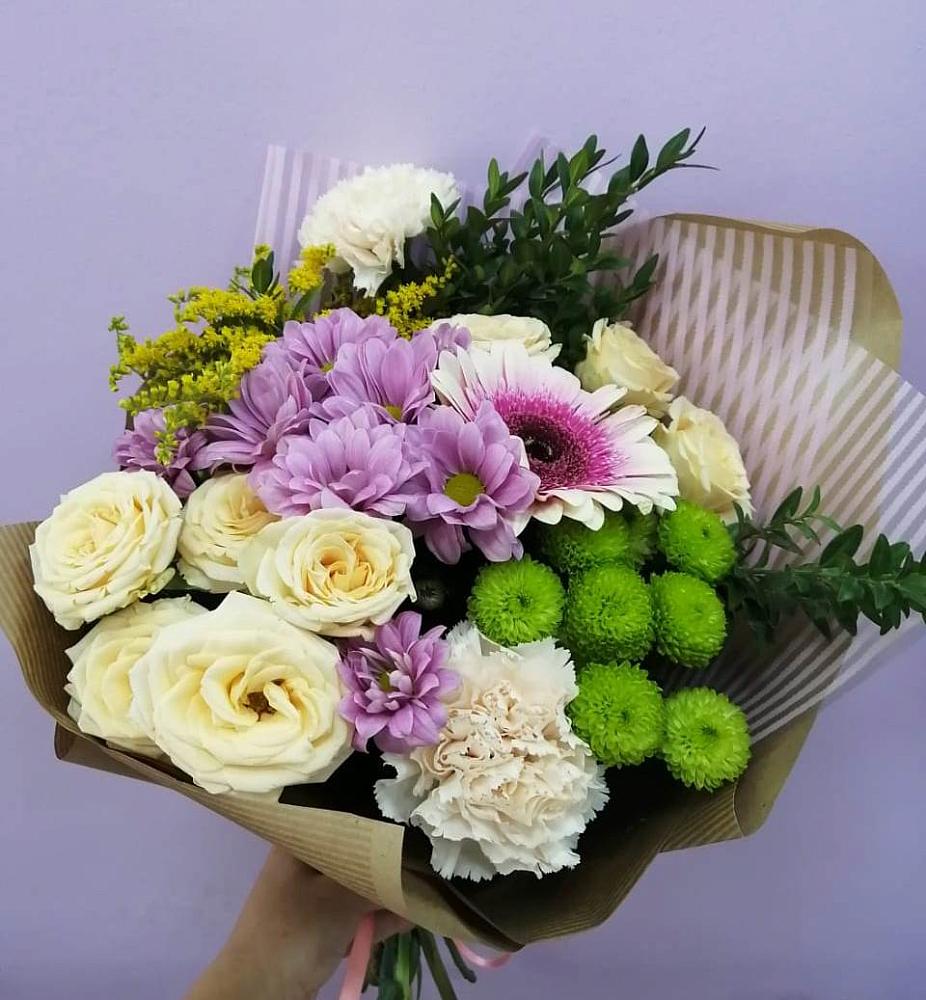 Букет цветов из: Хризантемы, Розы, Гвоздики и Герберы в Озерках