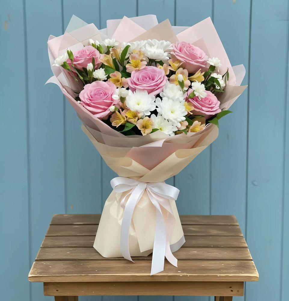 Букет цветов из: Гвоздики, Орхидеи и Розы в Озерках