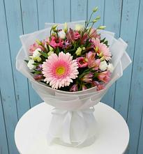 Букет цветов из:  Герберы, Альстромерии и Лизиантусы #REPLACE_PRED# Озерках