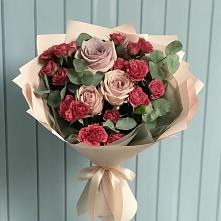 Букет цветов из:  Гвоздики и Розы в Озерках