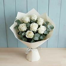 Букет Белые розы в Эвкалипте в Озерках