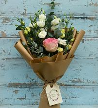 Букет цветов из:  Розы и Лизиантусы в Озерках