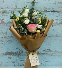 Букет цветов из:  Розы и Лизиантусы в Озерках